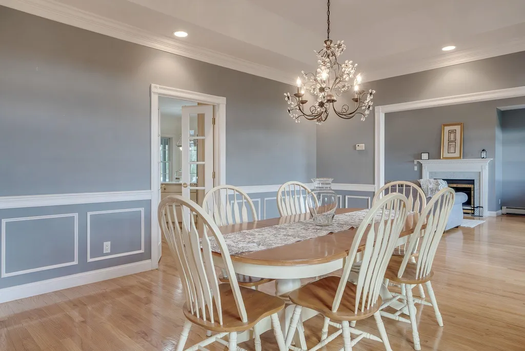 56 Dogwood Circle Pelham NH 03076-2248