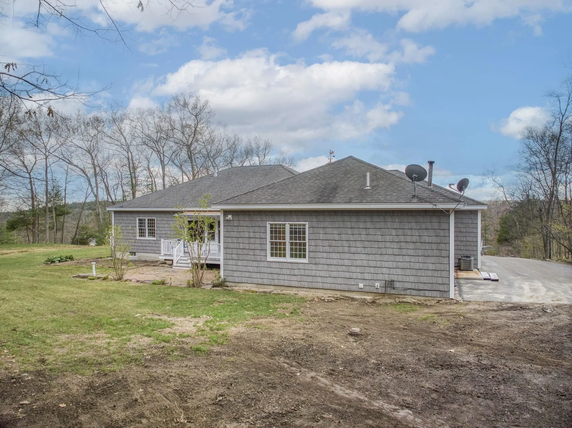 56 Dogwood Circle Pelham NH 03076-2248