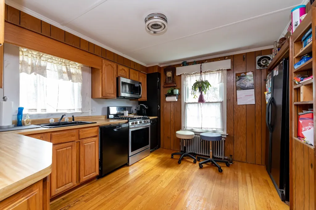 25 Pleasant Street Salem NH 03079