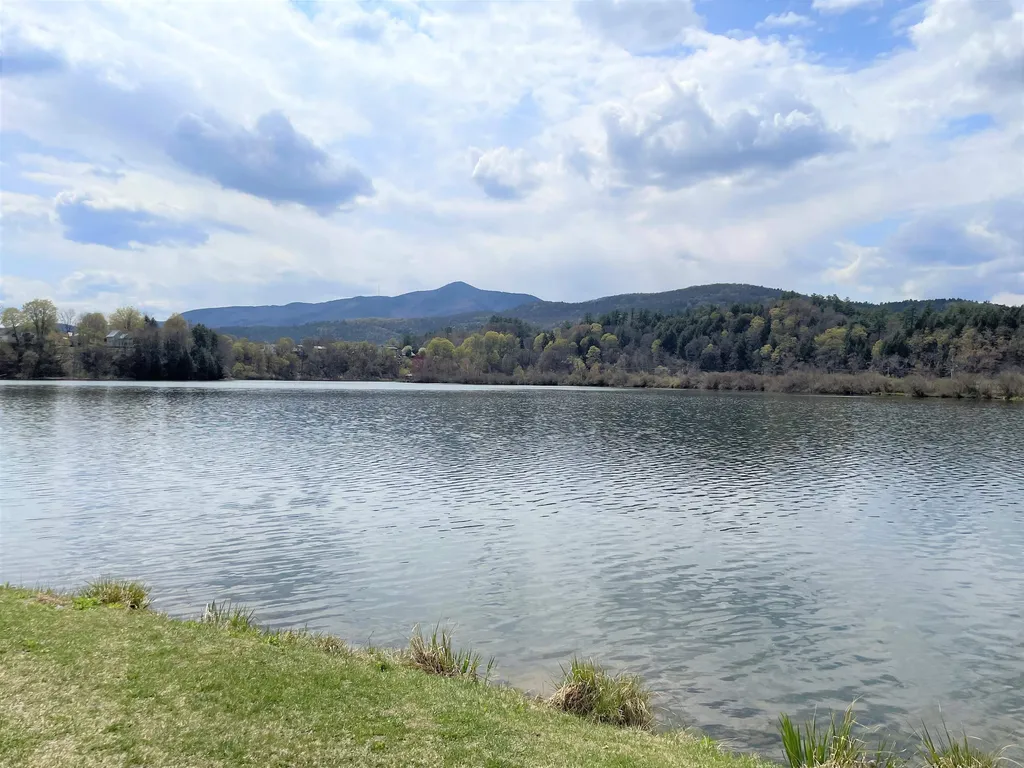 25 Hemlock Drive Windsor VT 05089