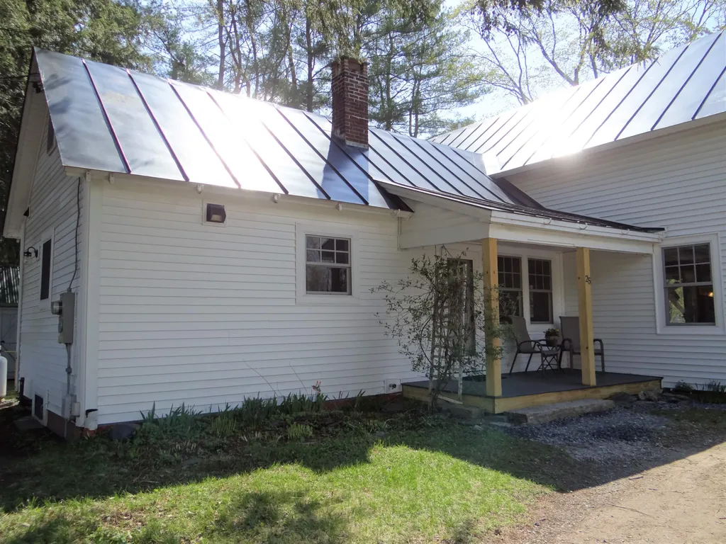 25 Hemlock Drive Windsor VT 05089