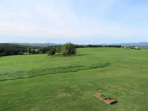 2637 Farrar Road Newport Town VT 05857