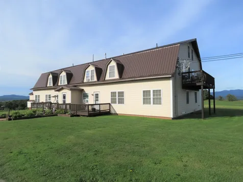 2637 Farrar Road Newport Town VT 05857