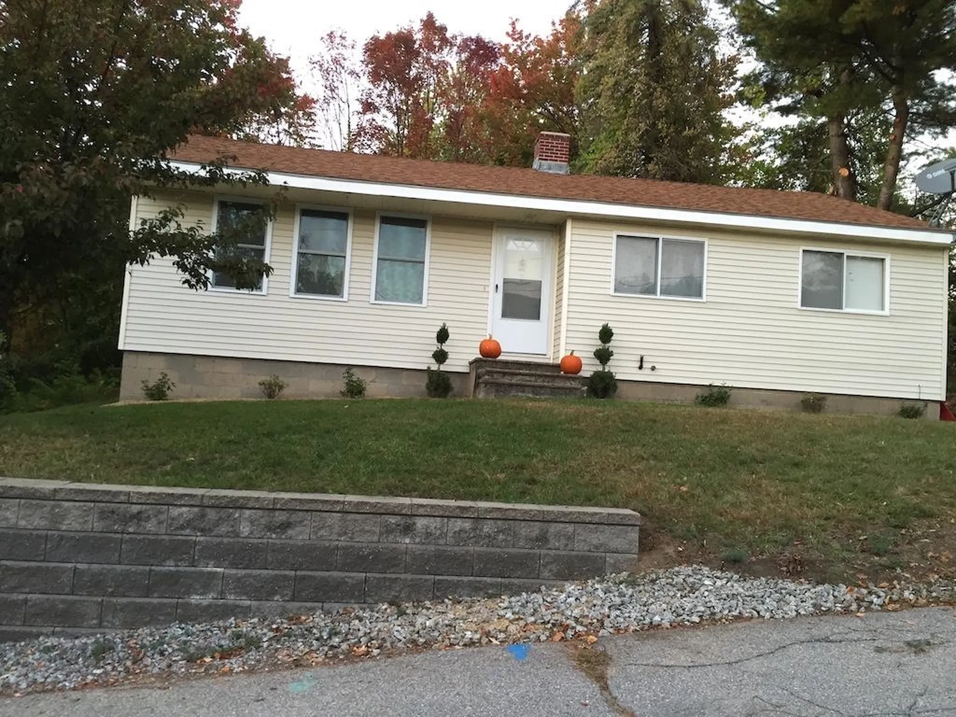 4 Hillcrest Avenue Pembroke NH 03275