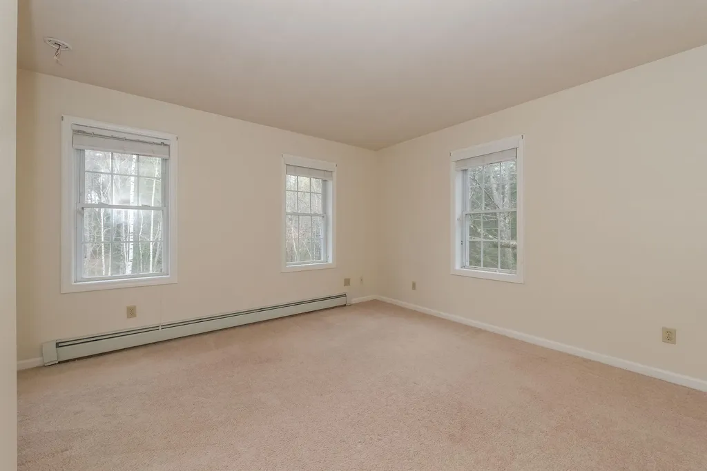 12 Fox Ridge Road Epping NH 03042