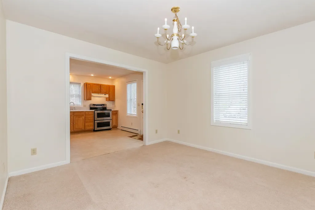 12 Fox Ridge Road Epping NH 03042