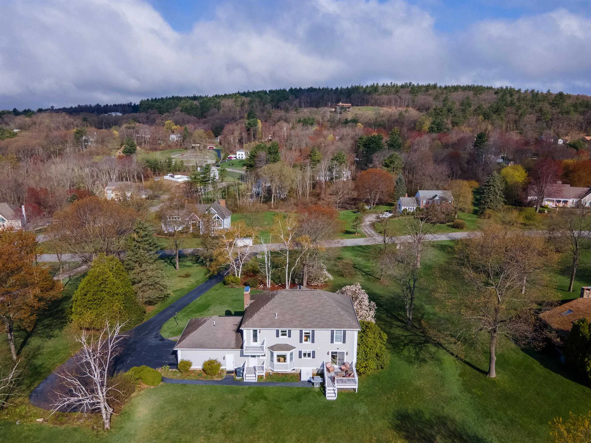 53 Sky View Drive Pelham NH 03076