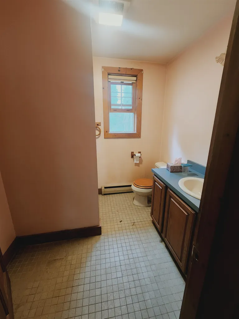 376 Old East Road Whitefield NH 03598