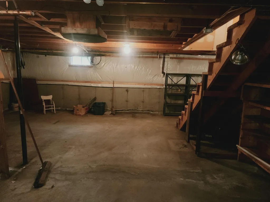 376 Old East Road Whitefield NH 03598