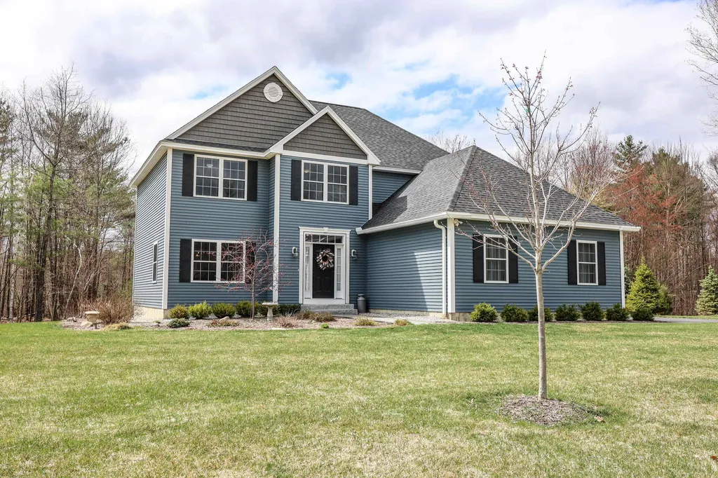 22 Walnut Hill Drive Hooksett NH 03106