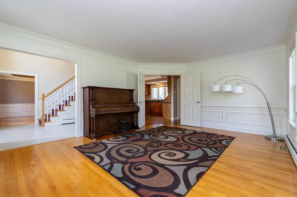 18 Bedros Street Windham NH 03087