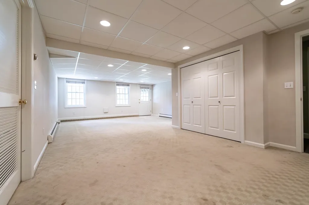 18 Bedros Street Windham NH 03087