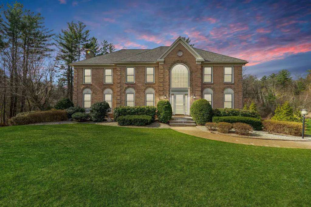 18 Bedros Street Windham NH 03087