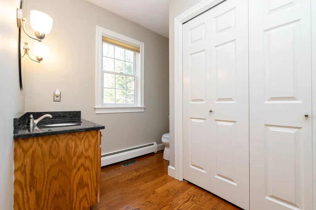18 Bedros Street Windham NH 03087