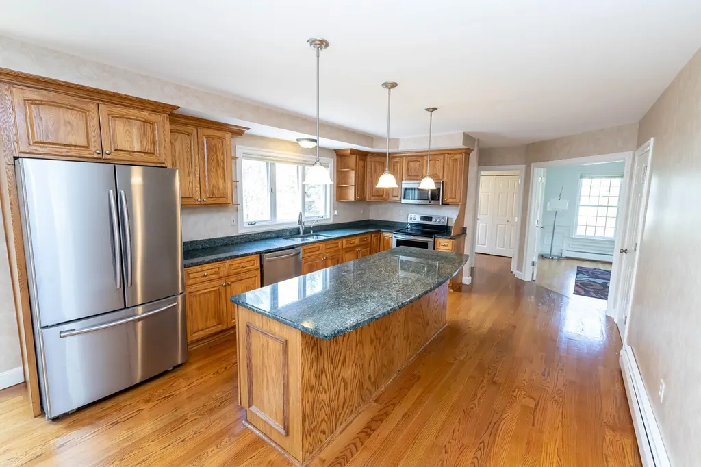 18 Bedros Street Windham NH 03087