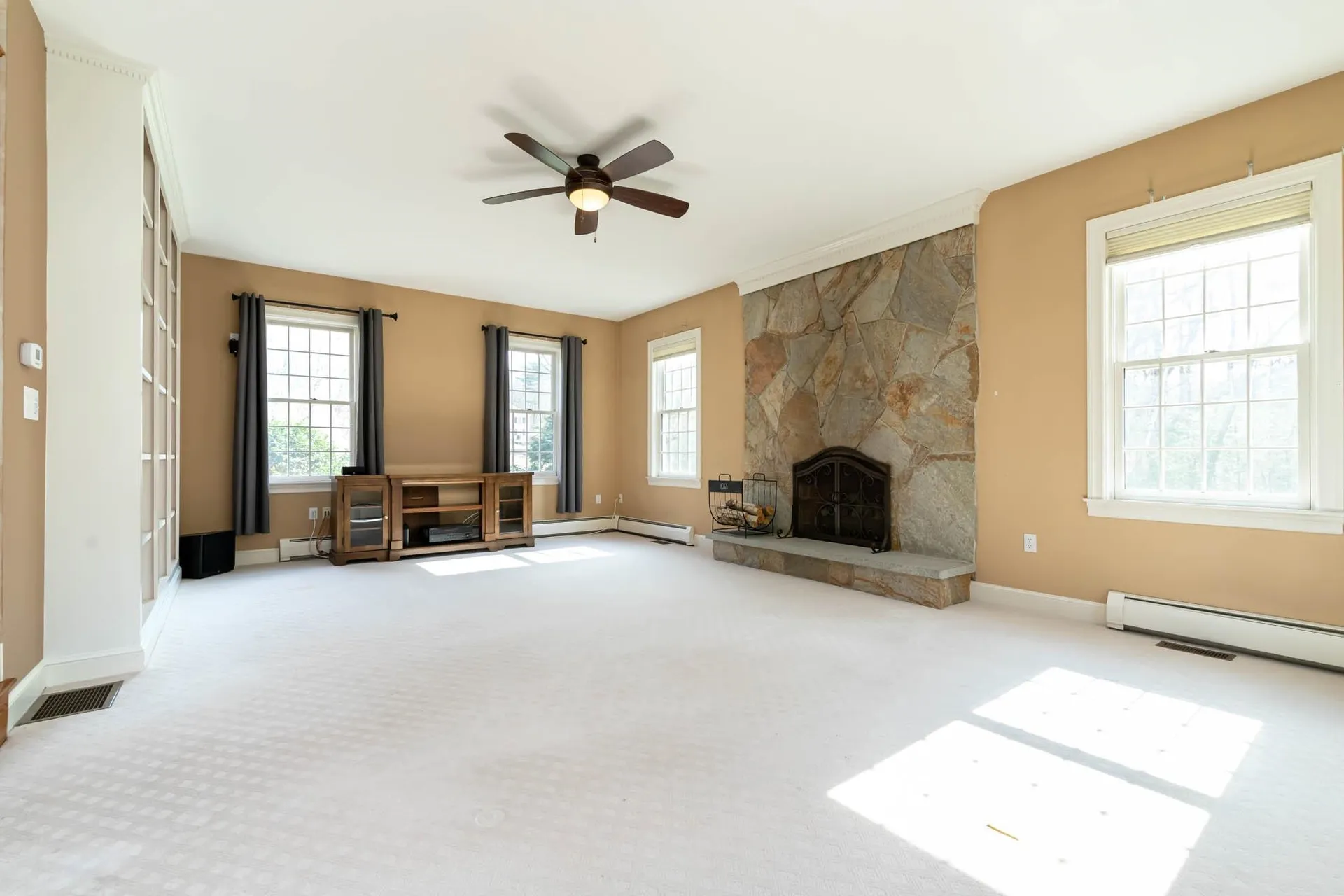 18 Bedros Street Windham NH 03087