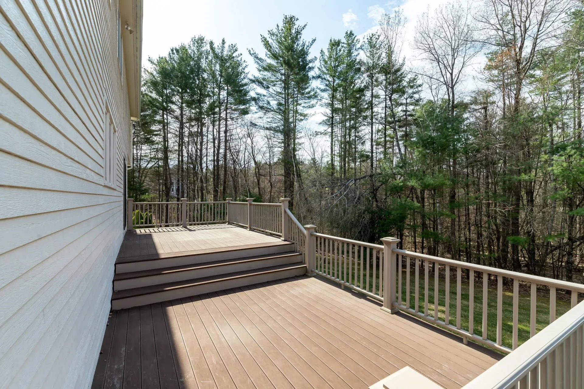 18 Bedros Street Windham NH 03087
