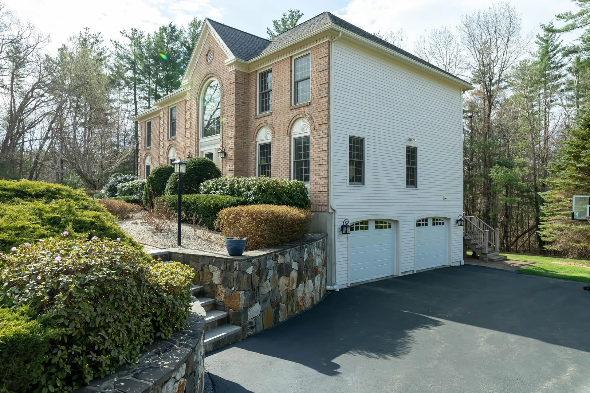 18 Bedros Street Windham NH 03087