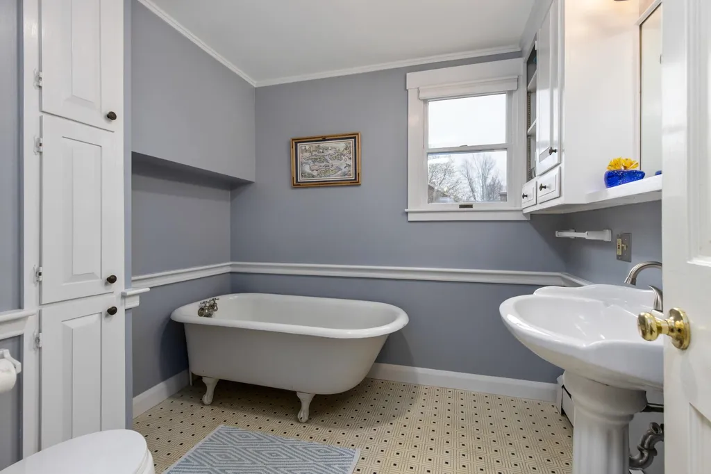 18 Brentwood Road Exeter NH 03833