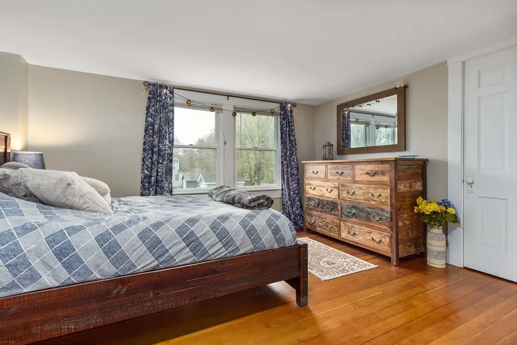 18 Brentwood Road Exeter NH 03833