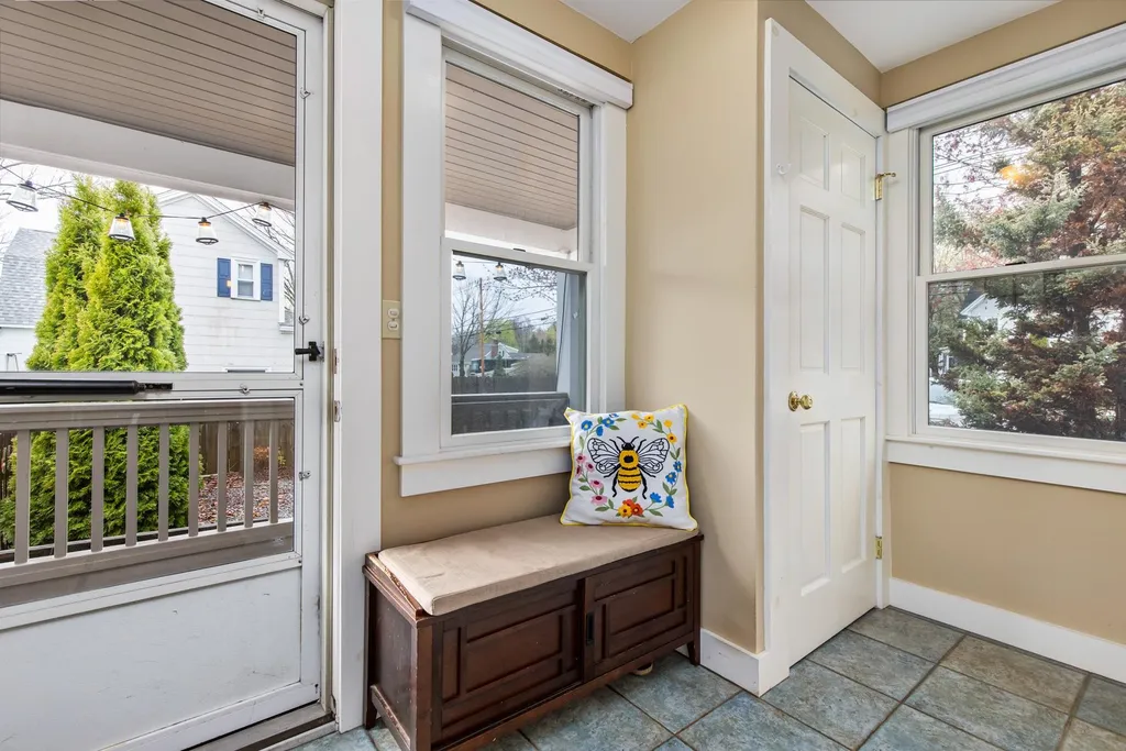 18 Brentwood Road Exeter NH 03833
