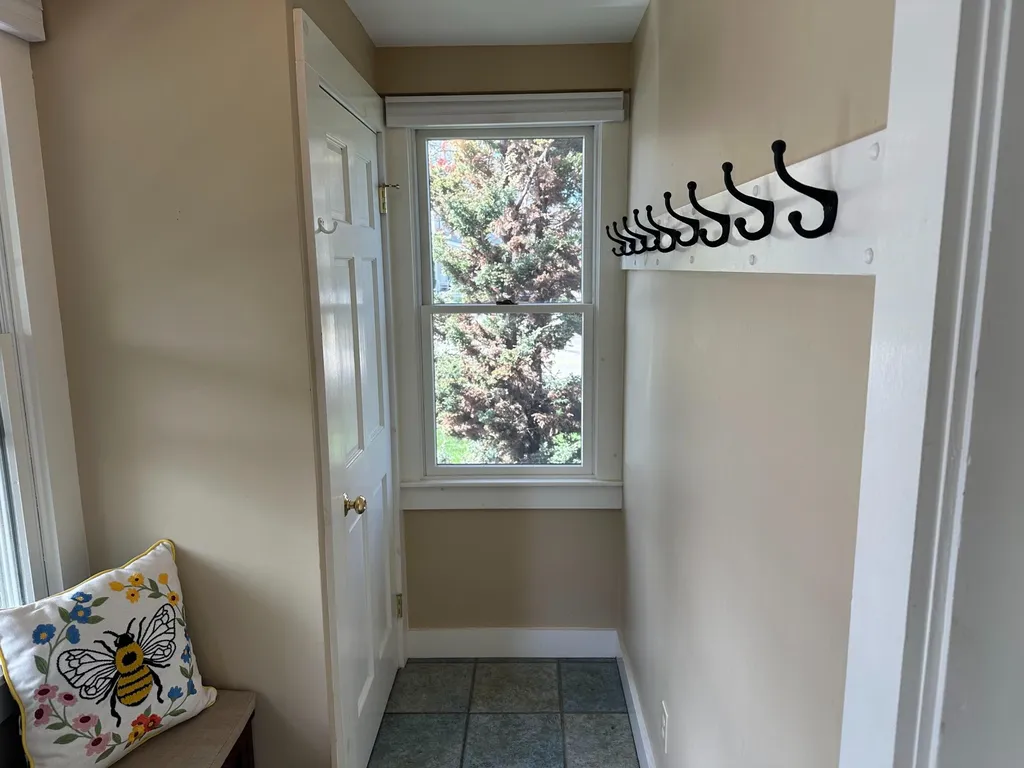 18 Brentwood Road Exeter NH 03833