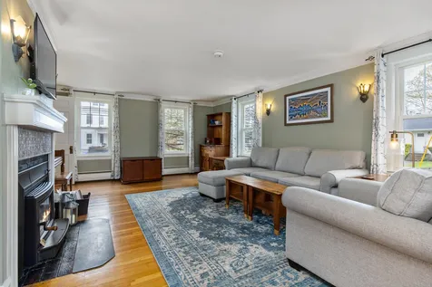 18 Brentwood Road Exeter NH 03833