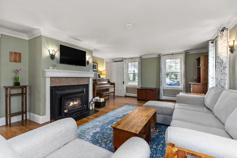 18 Brentwood Road Exeter NH 03833