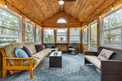 18 Brentwood Road Exeter NH 03833