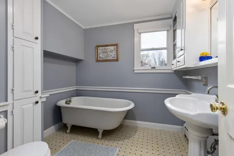 18 Brentwood Road Exeter NH 03833