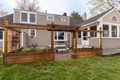 18 Brentwood Road Exeter NH 03833