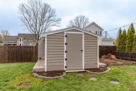 18 Brentwood Road Exeter NH 03833
