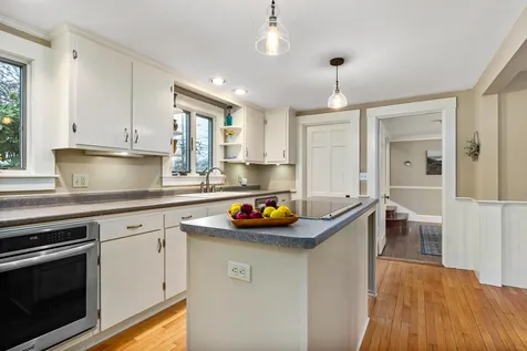 18 Brentwood Road Exeter NH 03833