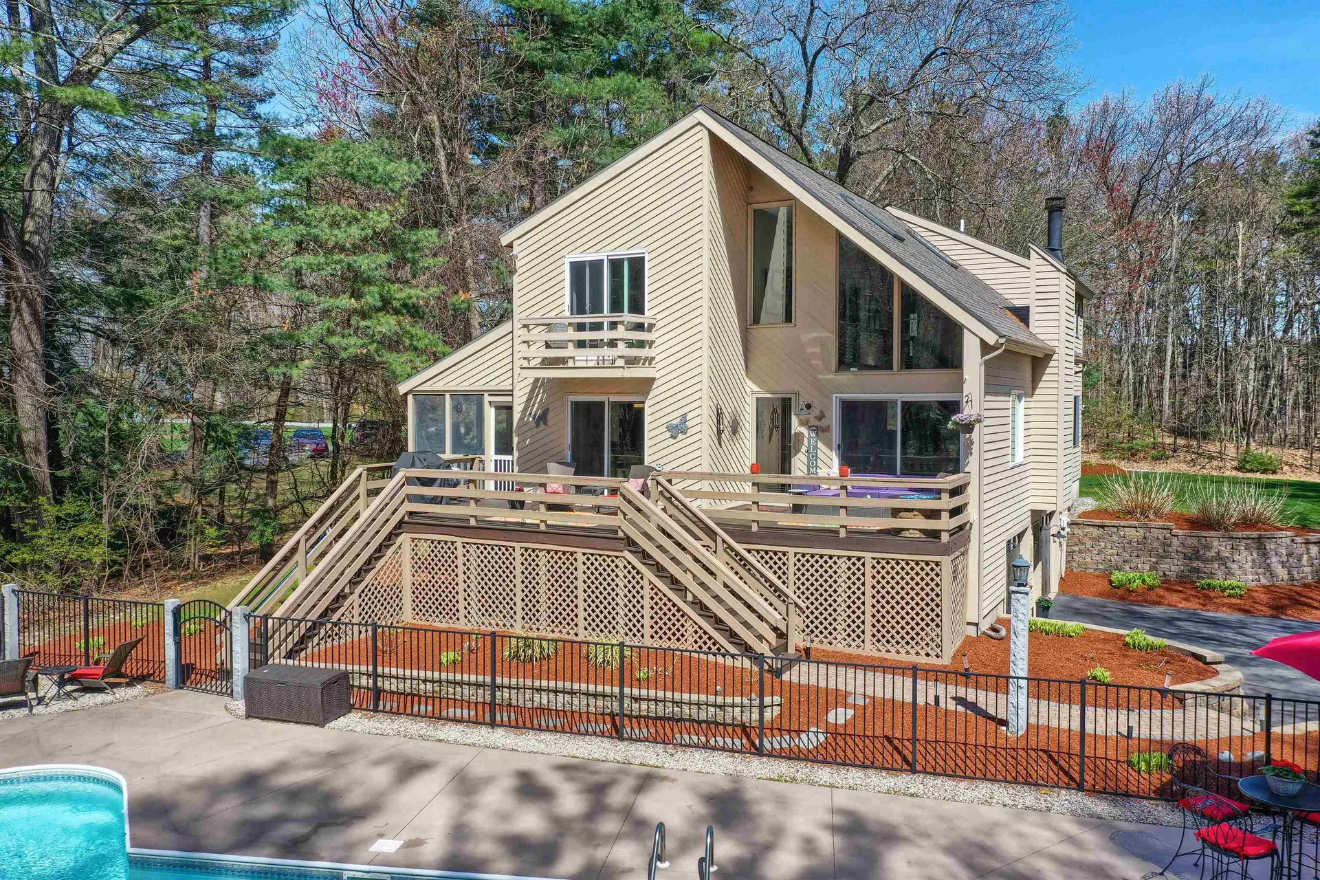 3 Seasons Lane Londonderry NH 03053