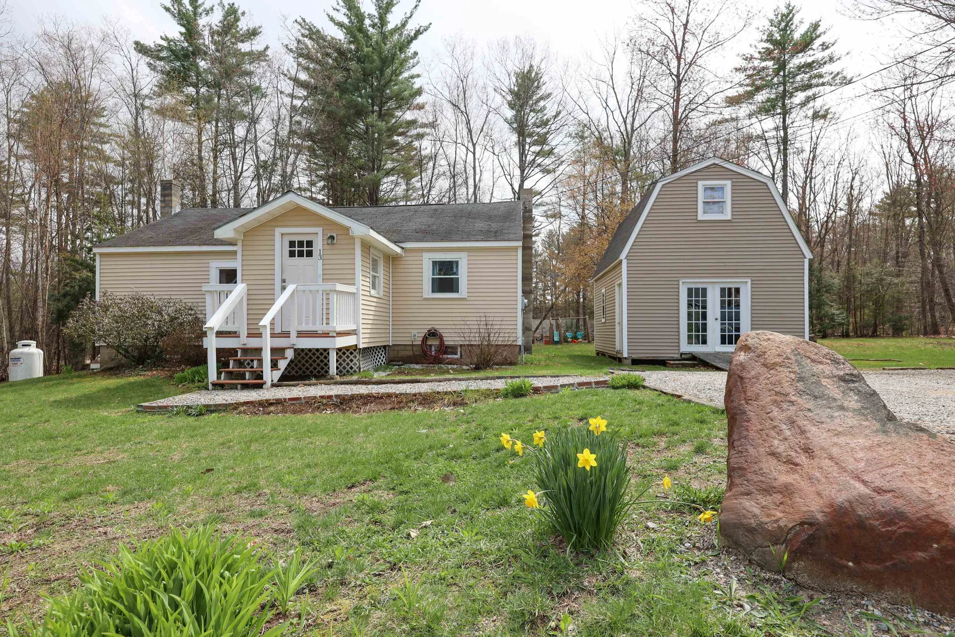 13 Sherwood Forest Drive Canterbury NH 03224