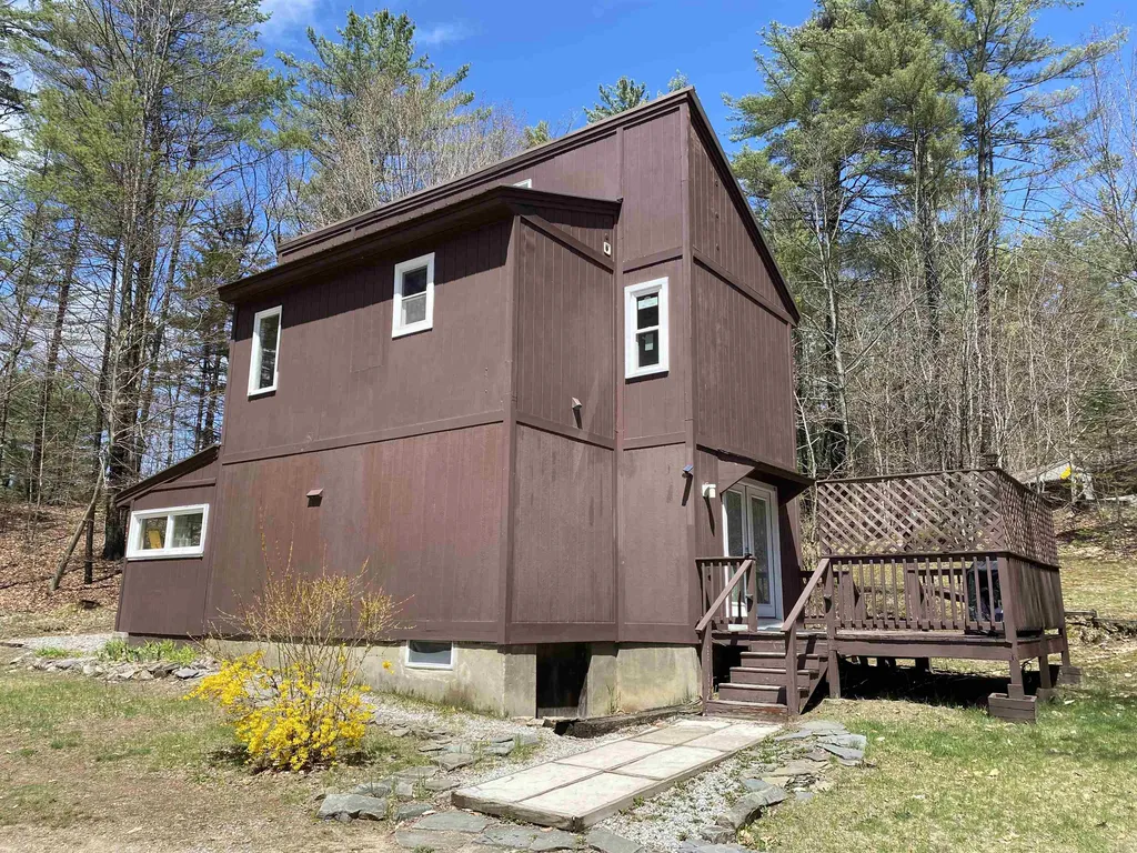 42 Tabor Circle Albany NH 03818