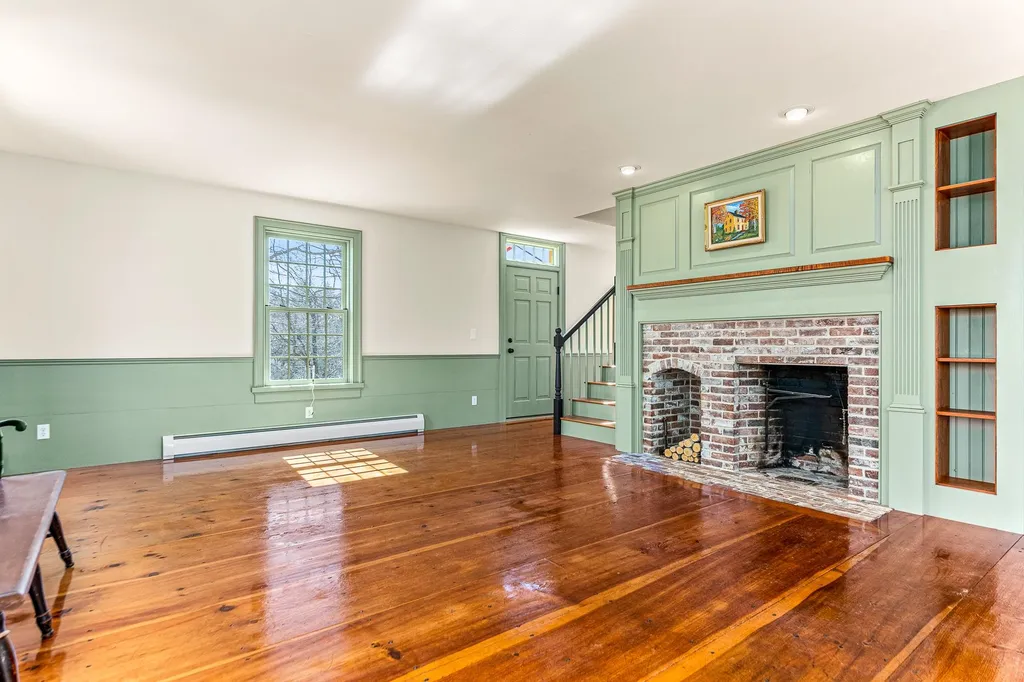 121 Crown Point Road Rochester NH 03867