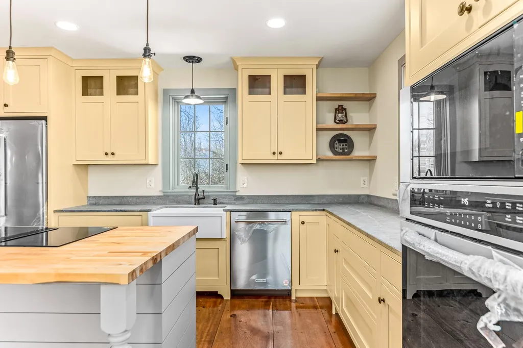 121 Crown Point Road Rochester NH 03867
