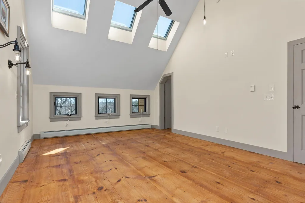 121 Crown Point Road Rochester NH 03867