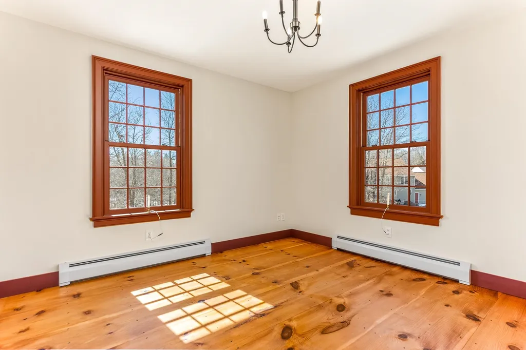121 Crown Point Road Rochester NH 03867