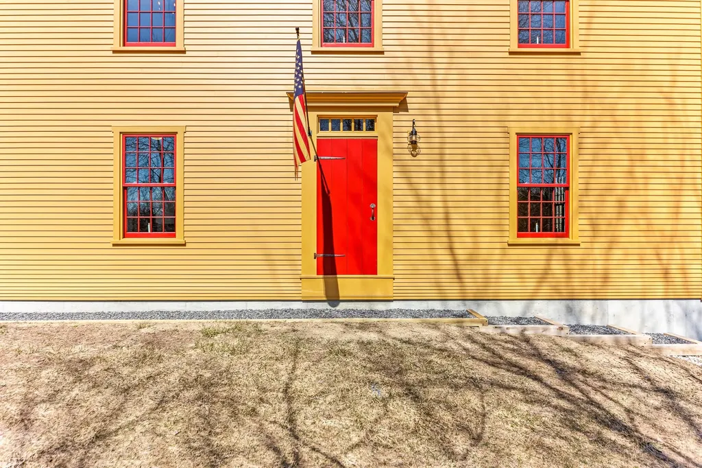 121 Crown Point Road Rochester NH 03867
