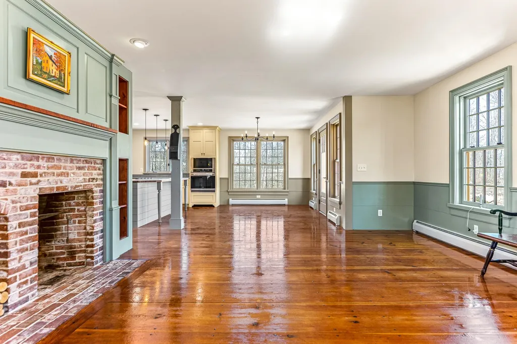 121 Crown Point Road Rochester NH 03867