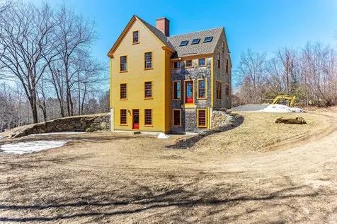 121 Crown Point Road Rochester NH 03867