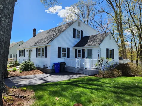 35 Cottage Avenue Manchester NH 03103