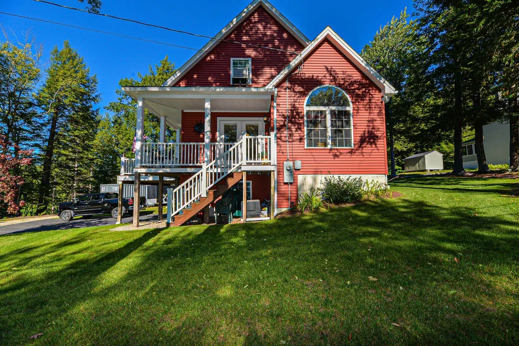 39 Bly Avenue Alton NH 03810