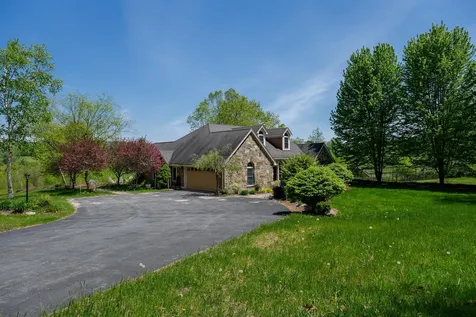 135 Stone Hedge Lane Chester VT 05143