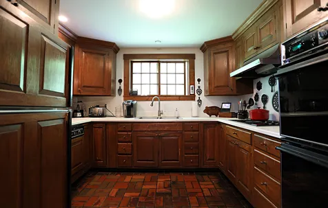 1643 Green Bay Loop Peacham VT 05862