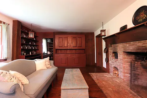 1643 Green Bay Loop Peacham VT 05862