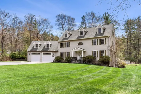 15 Lamb Road Nashua NH 03062-1169