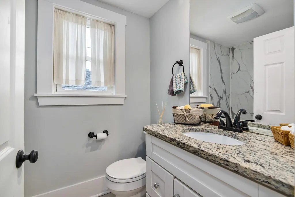 114 Front Street Exeter NH 03833